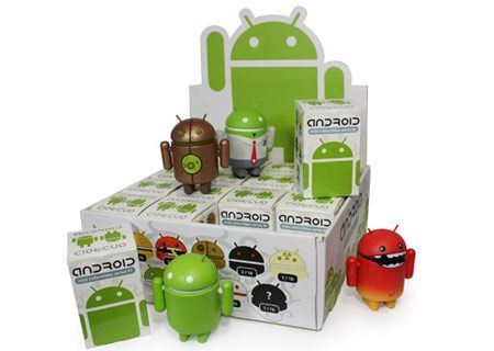 android-figurines.jpg