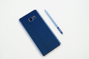 11_43_50_Samsung_Galaxy_Note_8_Deep_Sea_Blue.jpg