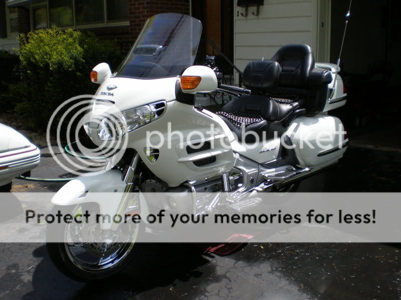GL1800Rims2.jpg