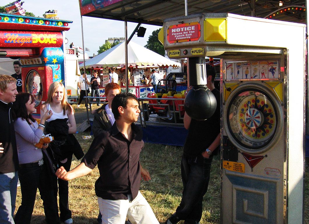Punch_Ball_Machine.jpg