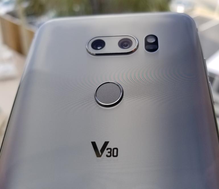 lg-v30-first-10-jpg.77836